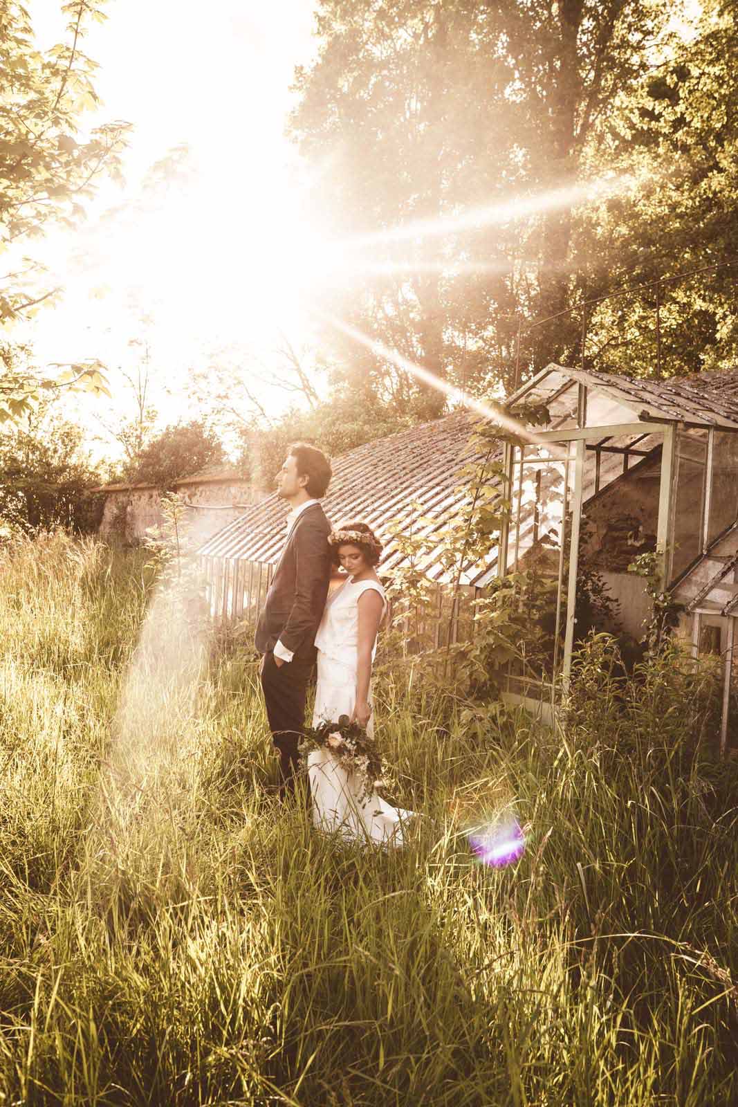 photographe de couples en contre-jour