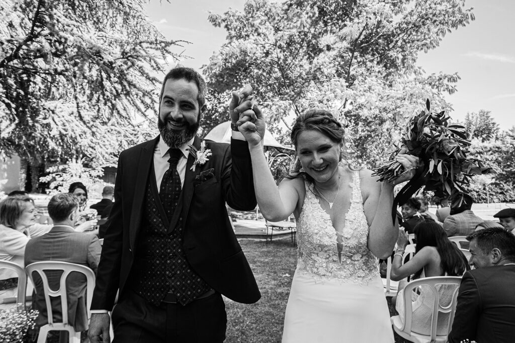 photographe de mariage en france lors de la fin de la cérémonie civile